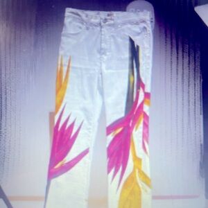 Gianfranco Ferreira jeans white with bird of paradise flowers size 26Italy